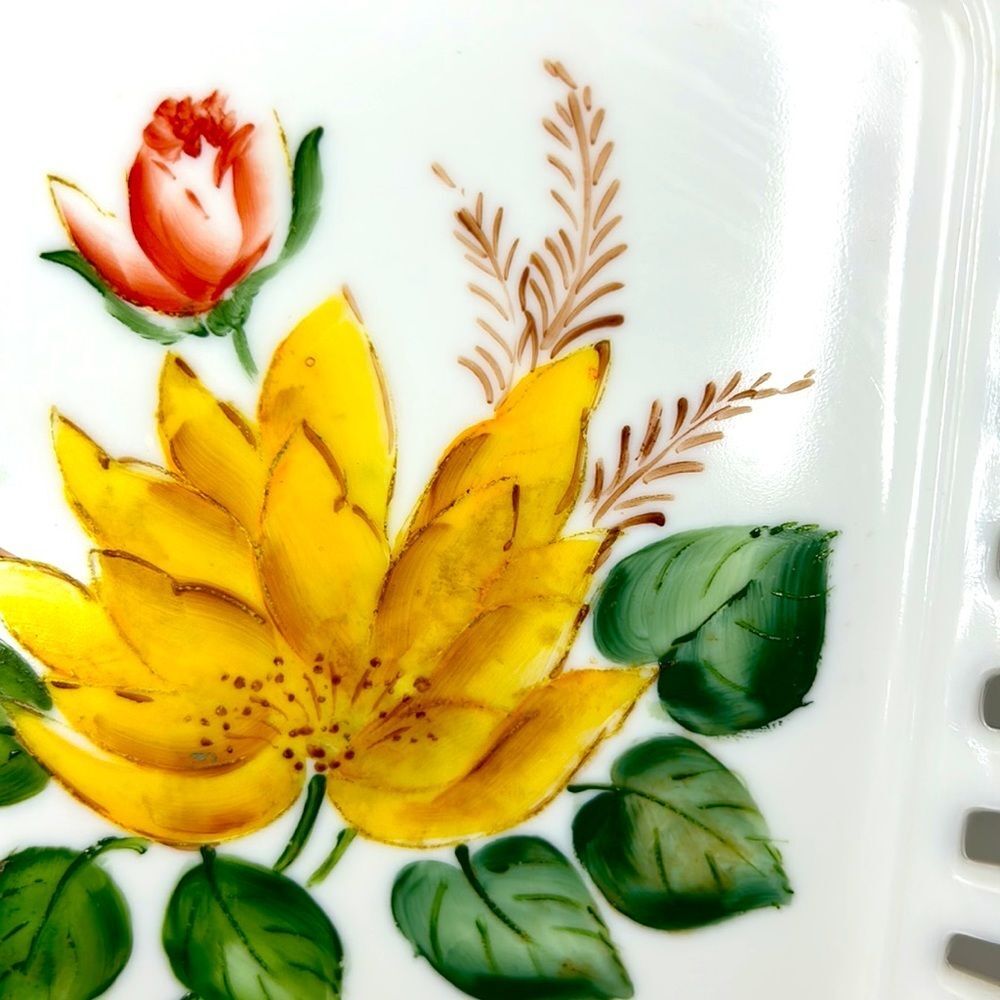 O651 Vintage Contemporary Hand Painted 8” Tray - Picture 3 of 3